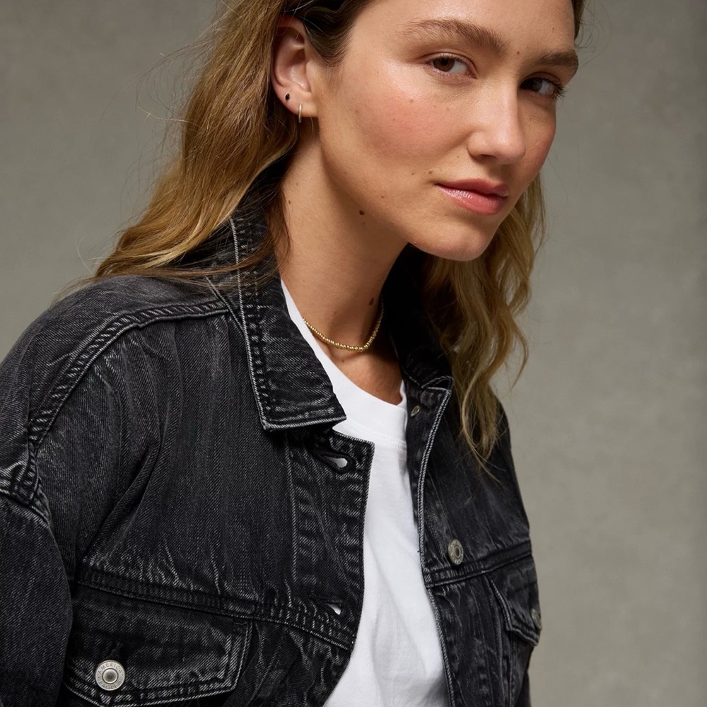 American Eagle Outfitters Black Washed Denim Jacket Label Detail - Picture 15 of 16